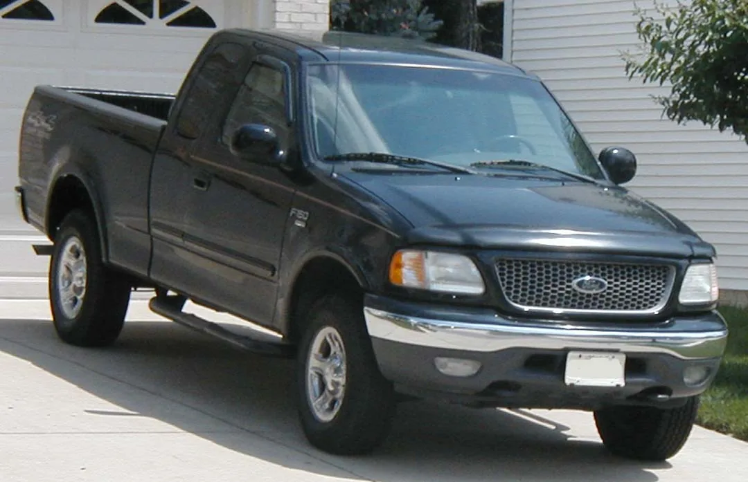 فورد F-150 قديمة كمثال على اختلاف الأجيال في سوق المستعمل