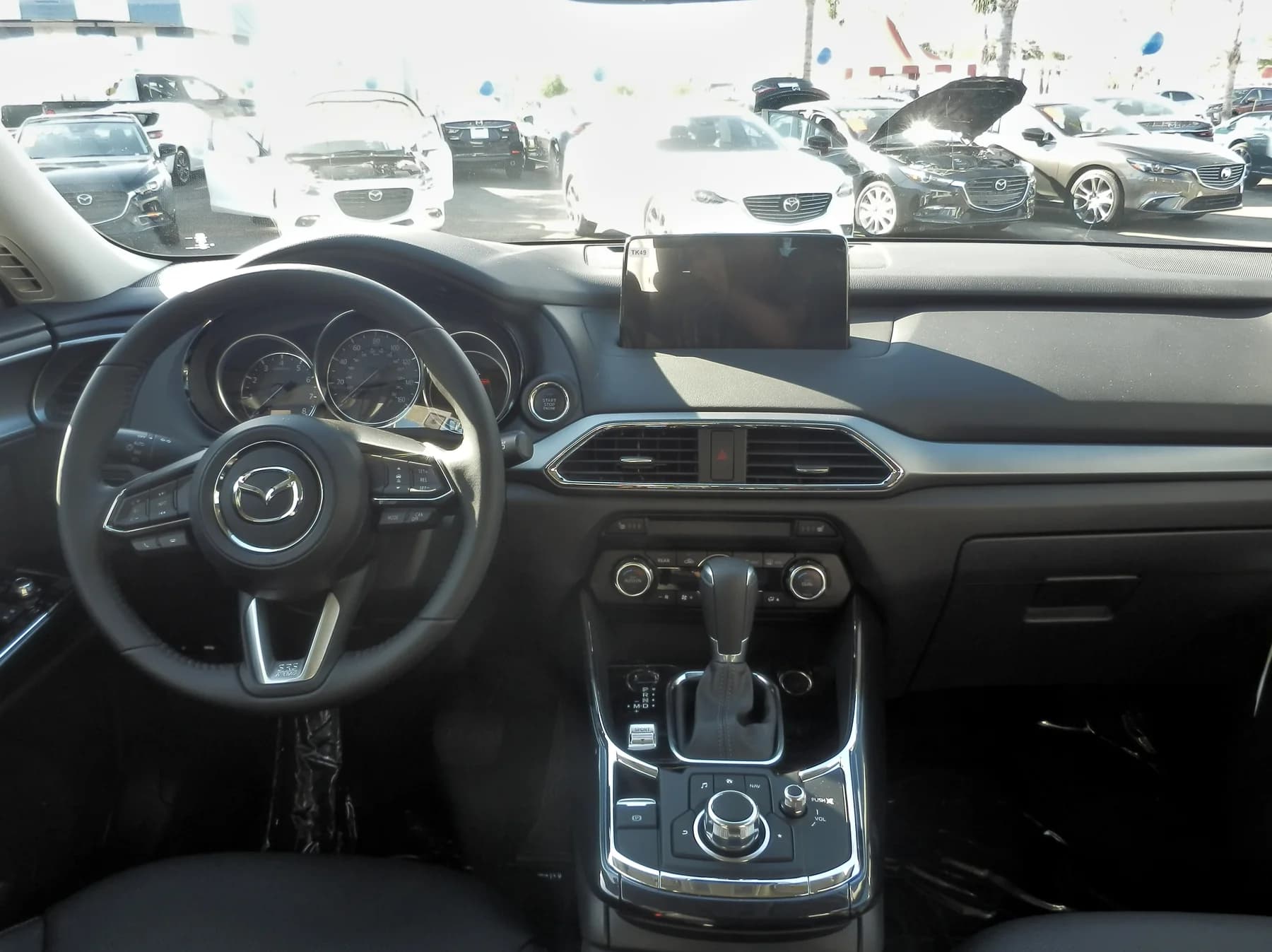 مقصورة مازدا CX-9 لفحص الراحة العائلية